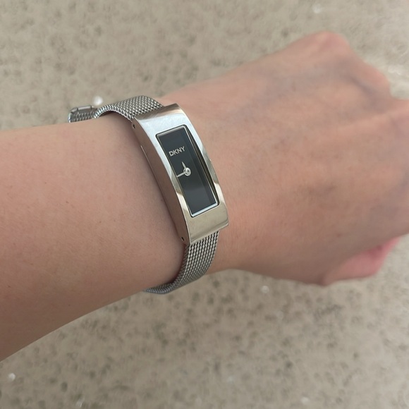 Authentic DKNY ladies bracelet watch mesh band - Picture 14 of 15